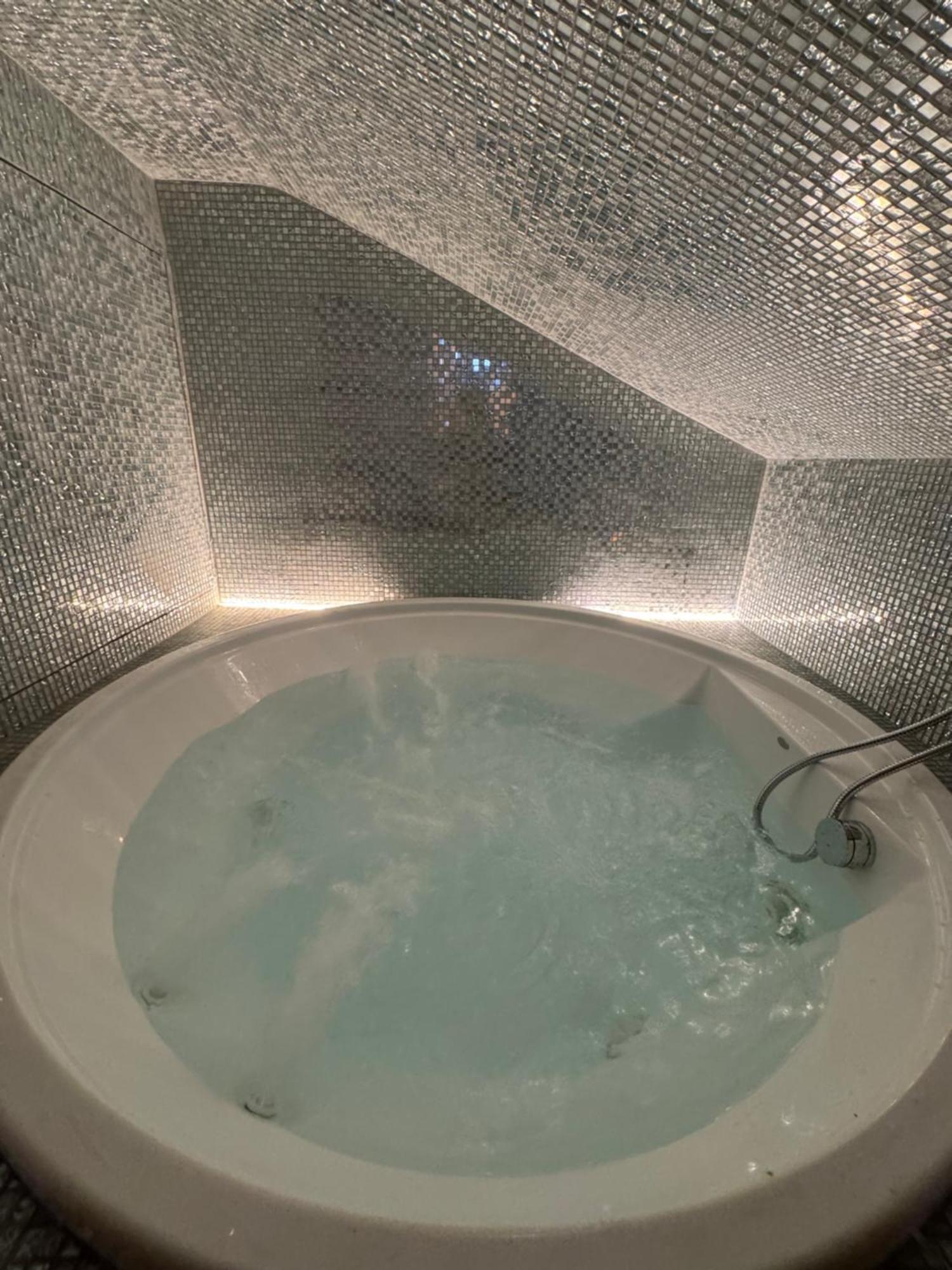 Isola Suites Milánó Kültér fotó